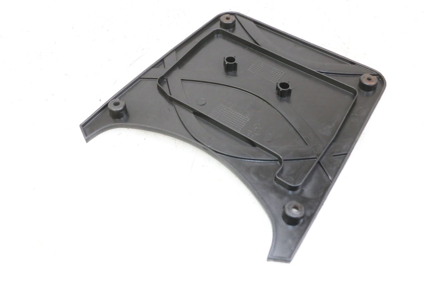 photo de TAPA DE BATERÍA SYM ORBIT 2 4T 50 (2018 - 2022) - Detalle de la pieza