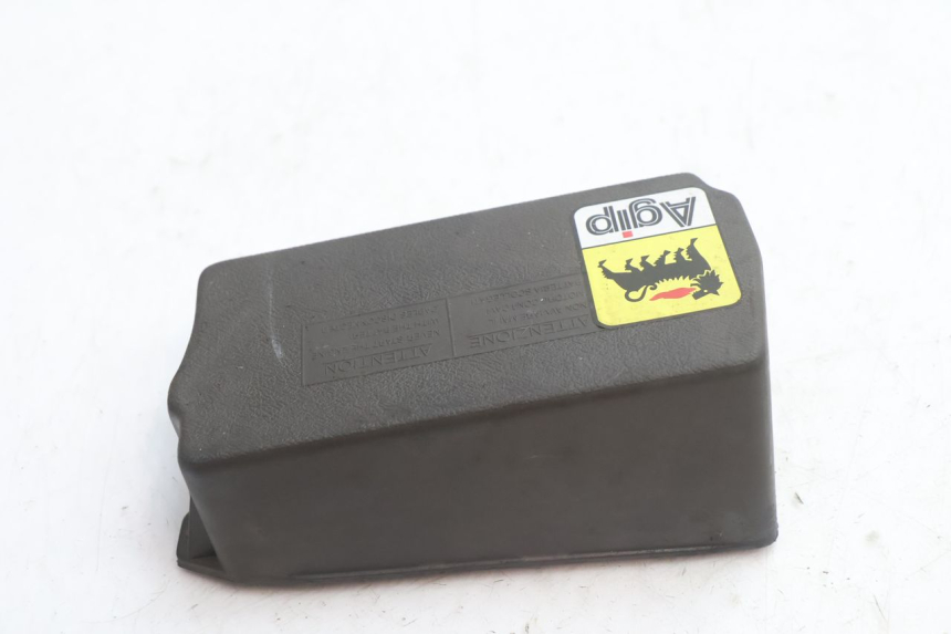 photo de TAPA BATERIA PIAGGIO TYPHOON 50 (2000 - 2009) - Zoom estado de uso