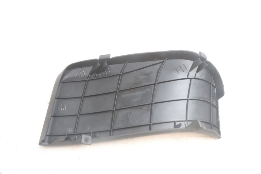 photo de TAPA DE BATERÍA YAMAHA XMAX X-MAX 125 (2006 - 2009) - Zoom estado de uso