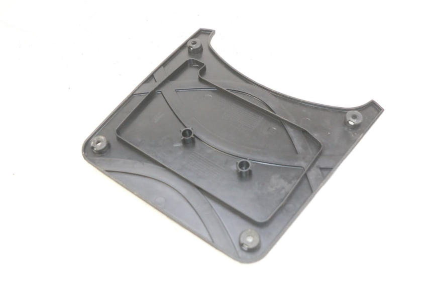 photo de TAPA DE BATERÍA SYM X-PRO 4T 50 (2014 - 2021) - Detalle de la pieza