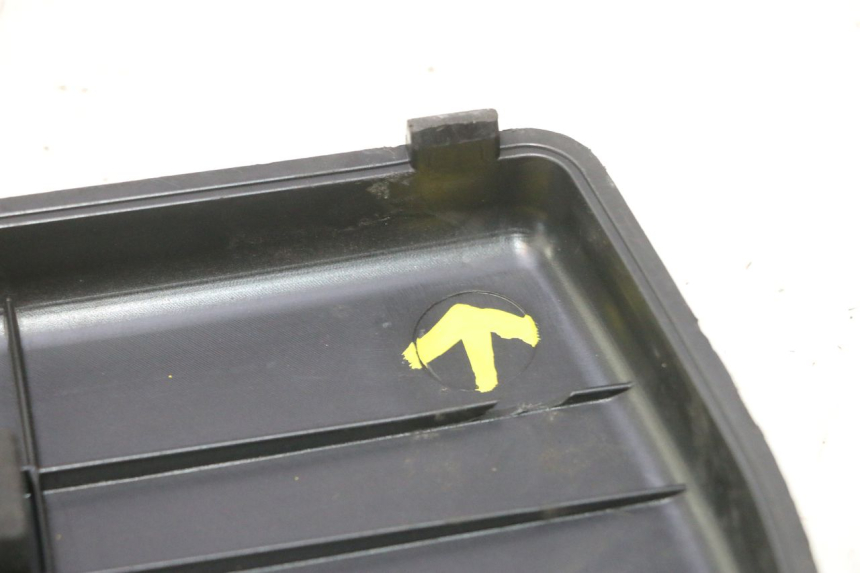 photo de TAPA BATERIA PIAGGIO X8 STREET 125 (2006 - 2007) - Zoom estado de uso