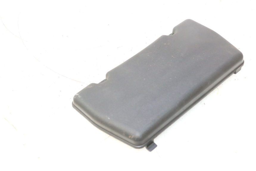 photo de TAPA BATERIA PIAGGIO X8 STREET 125 (2006 - 2007) - Primer plano técnico