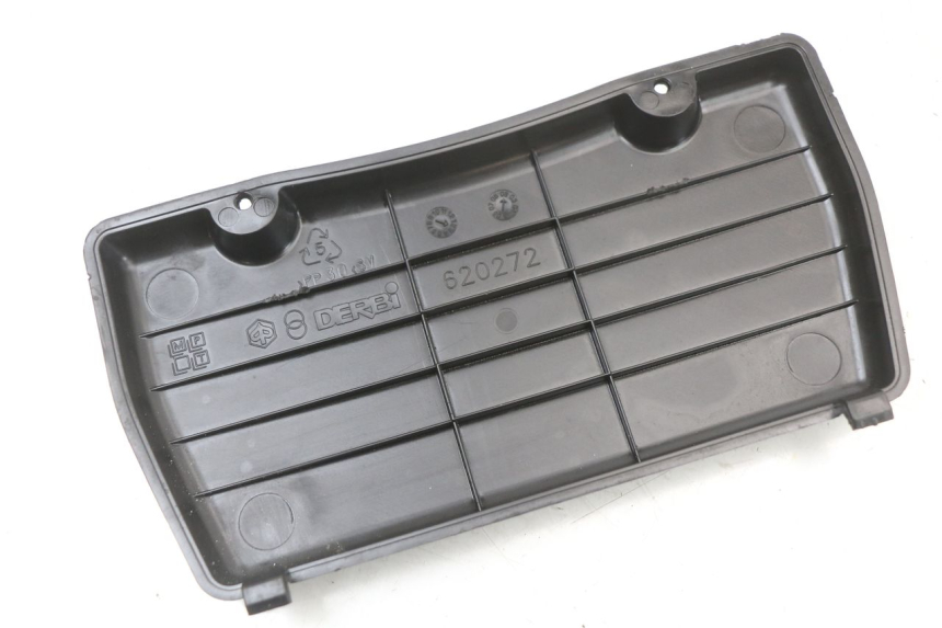 photo de TAPA DE BATERÍA PIAGGIO XEVO - X EVO 125 (2007 - 2017) - Zoom estado de uso