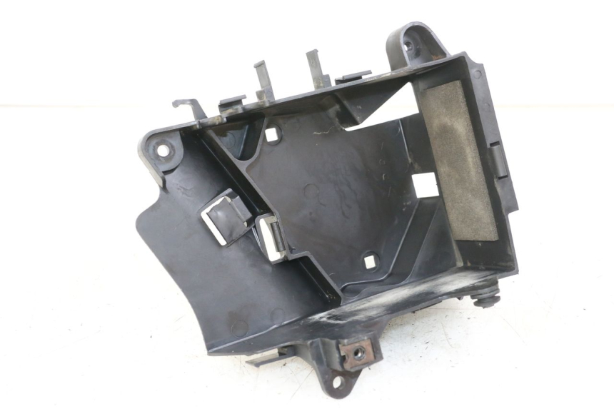 photo de TAPA BATERIA YAMAHA XVS DRAG STAR DRAGSTAR 650 (1997 - 2007) - Detalles de los puntos de fijación