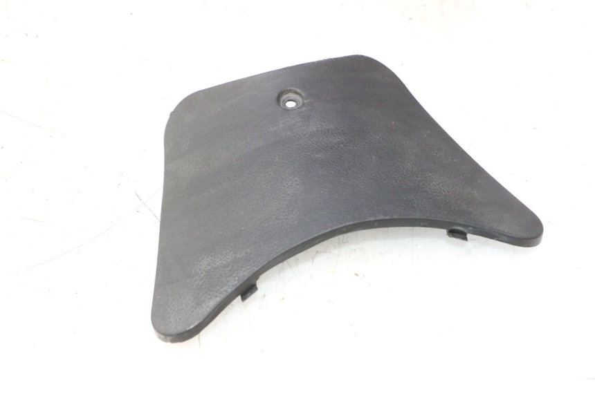 photo de TAPA BATERIA YAMAHA YP MAJESTY 125 (2002 - 2006) - Detalle de la pieza