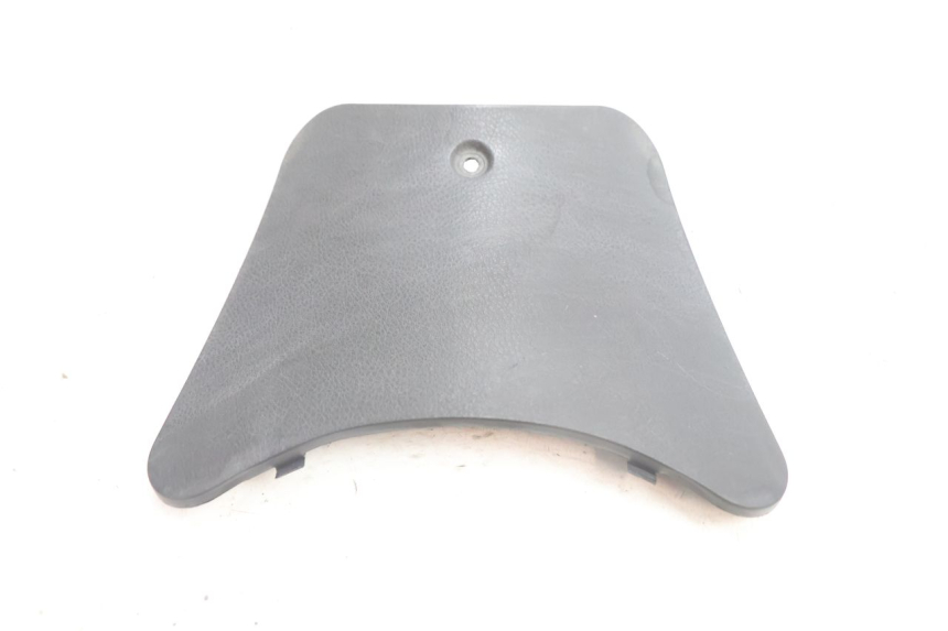 photo de TAPA BATERIA YAMAHA YP MAJESTY 125 (2002 - 2006) - Detalle de la pieza