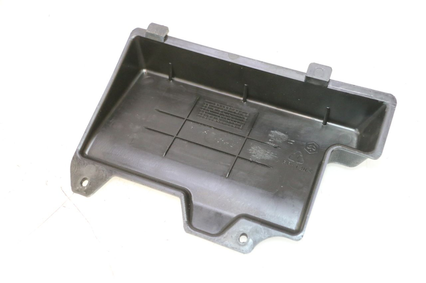 photo de TAPA DE LA BATERíA PIAGGIO ZIP 2T 50 (2009 - 2019) - Detalle de la pieza