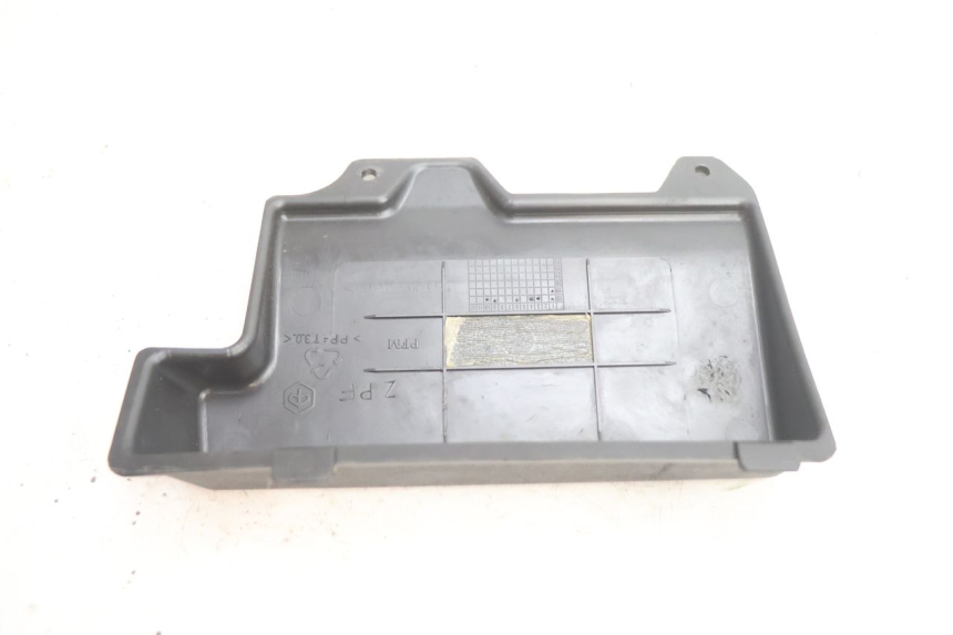 photo de TAPA DE BATERÍA PIAGGIO ZIP 4T 50 (2018 - 2020) - Vista general del producto