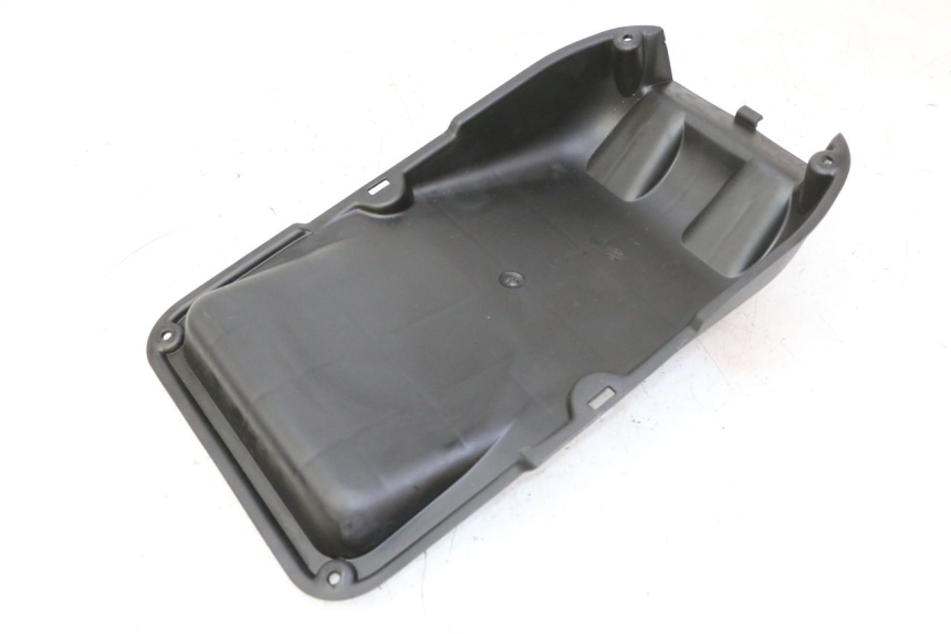 photo de TAPA FILTRO AIRE QUADRO 4 4D 350 (2015 - 2018) - Zoom estado de uso