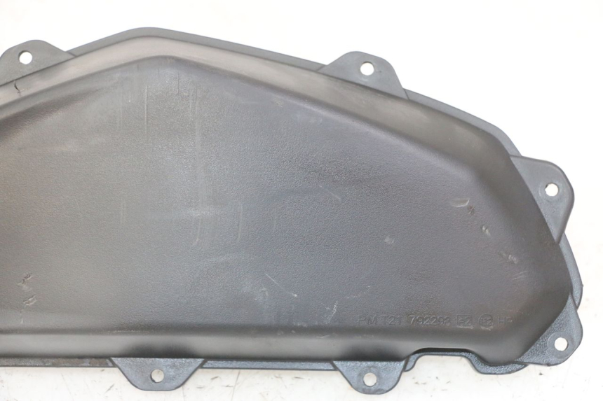 photo de TAPA FILTRO AIRE PEUGEOT KISBEE 2T 50 (2018 - 2022) - Primer plano técnico