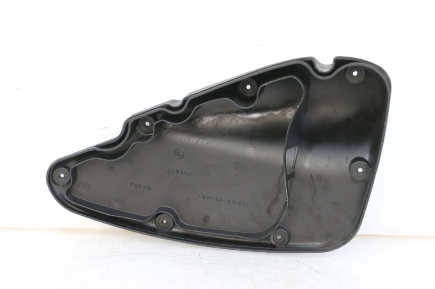 photo de TAPA FILTRO AIRE RENAULT KOURANOS 125 (2001 - 2004) - Otra perspectiva