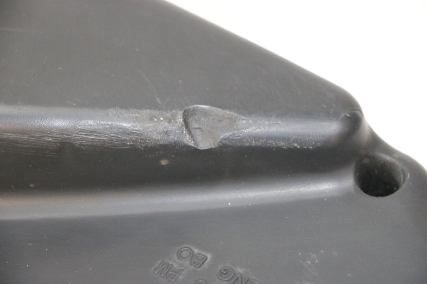 photo de TAPA FILTRO AIRE PEUGEOT SATELIS 125 (2013 - 2018) - Otra perspectiva