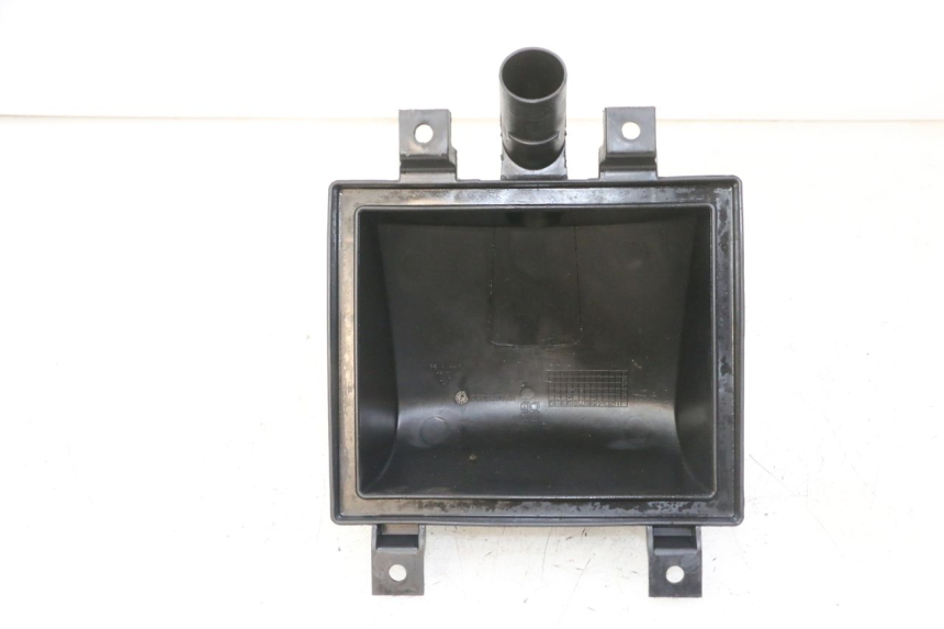 photo de TAPA FILTRO AIRE PEUGEOT SATELIS COMPRESSOR K15 125 (2006 - 2009) - Detalle de la pieza