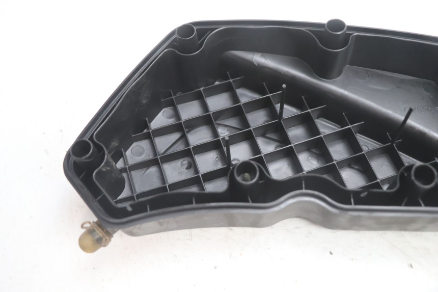 photo de TAPA FILTRO AIRE PEUGEOT SATELIS 125 (2013 - 2018) - Estado de la superficie y material
