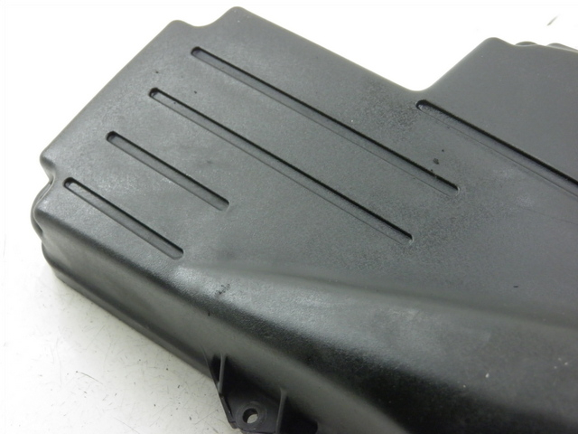 photo de TAPA FILTRO AIRE SYM GTS 125 (2005 - 2008) - Otra perspectiva