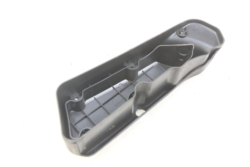 photo de TAPA DE FILTRO DE AIRE PIAGGIO VESPA PRIMAVERA 2T 50 (2013 - 2018) - Zoom estado de uso