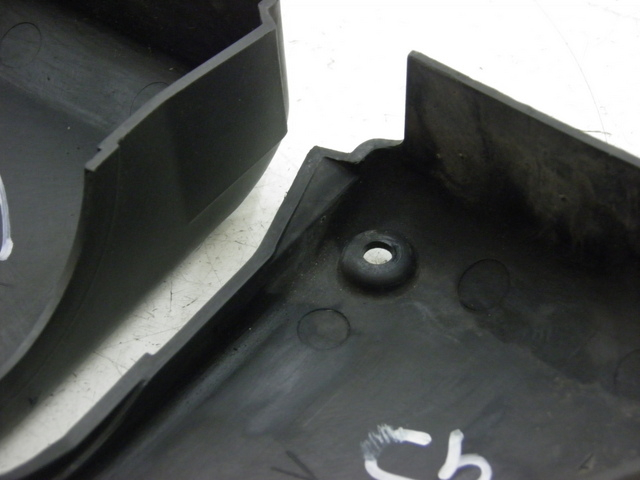 photo de TAPA DE FILTRO DE AIRE YAMAHA FZS FAZER 600 (1998 - 2001) - Detalle de la pieza