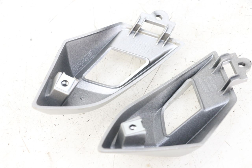 photo de CUBIERTA CHASIS LATERAL YAMAHA AEROX 2T 50 (2013 - 2017) - Detalle de la pieza