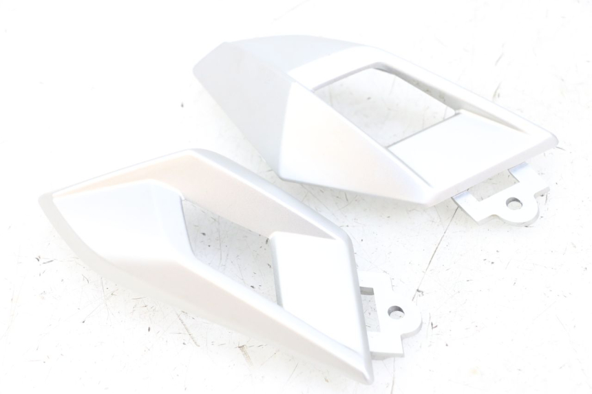 photo de CUBIERTA CHASIS LATERAL YAMAHA AEROX 2T 50 (2013 - 2017) - Otra perspectiva