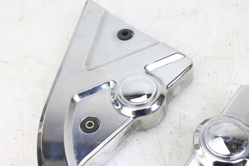 photo de Cubierta lateral del chasis HYOSUNG GV AQUILA 125 (2000 - 2009) - Primer plano técnico