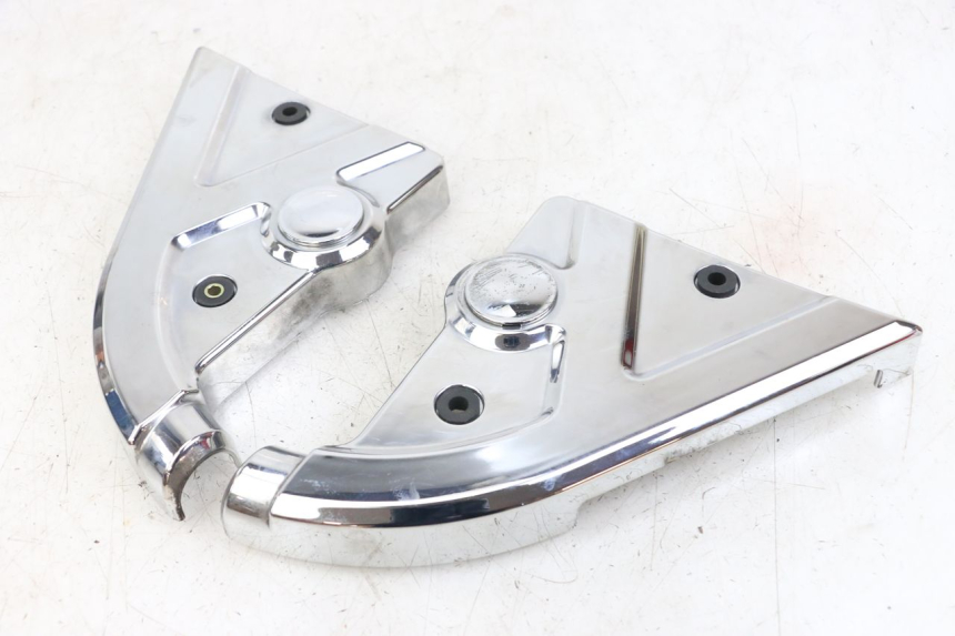 photo de Cubierta lateral del chasis HYOSUNG GV AQUILA 125 (2000 - 2009) - Detalles de los puntos de fijación