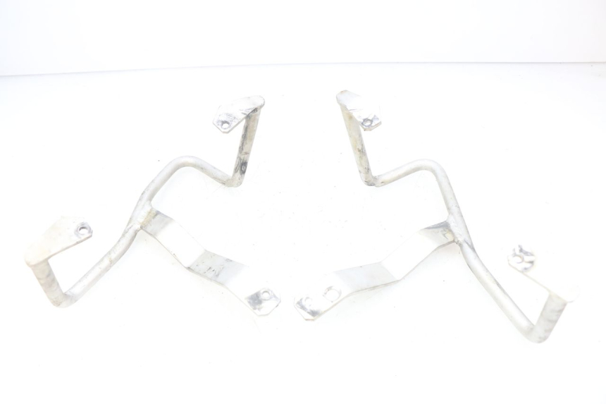 photo de CUBIERTA LATERAL DEL CHASIS HONDA CRF CR-F 450 (2005 - 2008) - Primer plano técnico