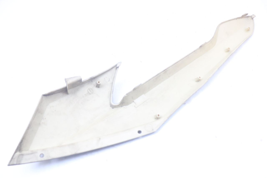 photo de CUBIERTA CHASIS LATERAL DERECHO QUADRO 3D S 350 (2013 - 2018) - Detalles de los puntos de fijación