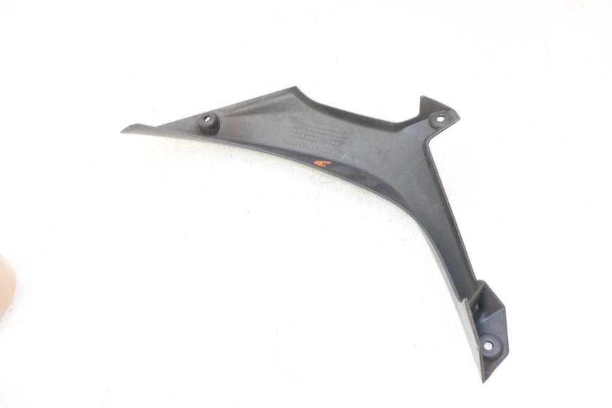 photo de TAPA BASTIDOR DERECHA QUADRO 4 4D 350 (2015 - 2018) - Detalle de la pieza