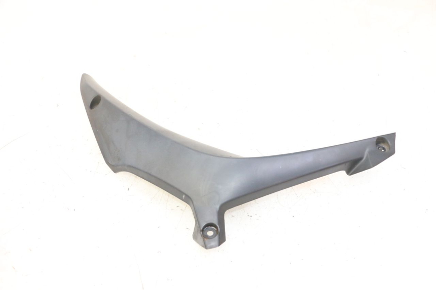 photo de TAPA BASTIDOR DERECHA QUADRO 4 4D 350 (2015 - 2018) - Primer plano técnico