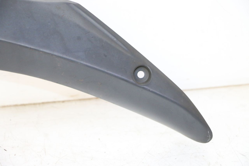 photo de TAPA BASTIDOR DERECHA QUADRO 4 4D 350 (2015 - 2018) - Detalles de los puntos de fijación