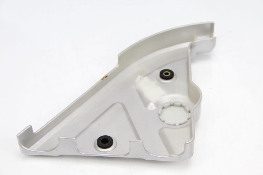 photo de TAPA BASTIDOR DERECHA HYOSUNG AQUILA GV 125 (2009 - 2016) - Primer plano técnico