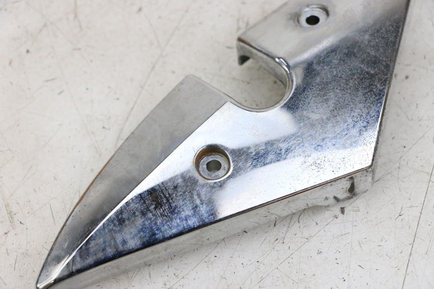 photo de Cubierta lateral del chasis derecho HYOSUNG GV AQUILA 125 (2000 - 2009) - Detalle de la pieza