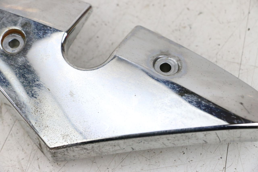 photo de Cubierta lateral del chasis derecho HYOSUNG GV AQUILA 125 (2000 - 2009) - Zoom estado de uso