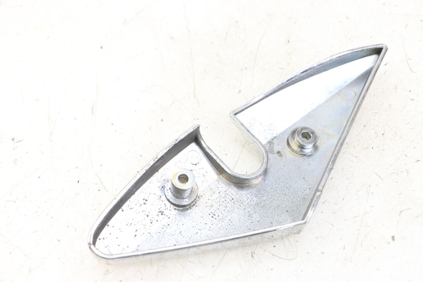 photo de Cubierta lateral del chasis derecho HYOSUNG GV AQUILA 125 (2000 - 2009) - Otra perspectiva