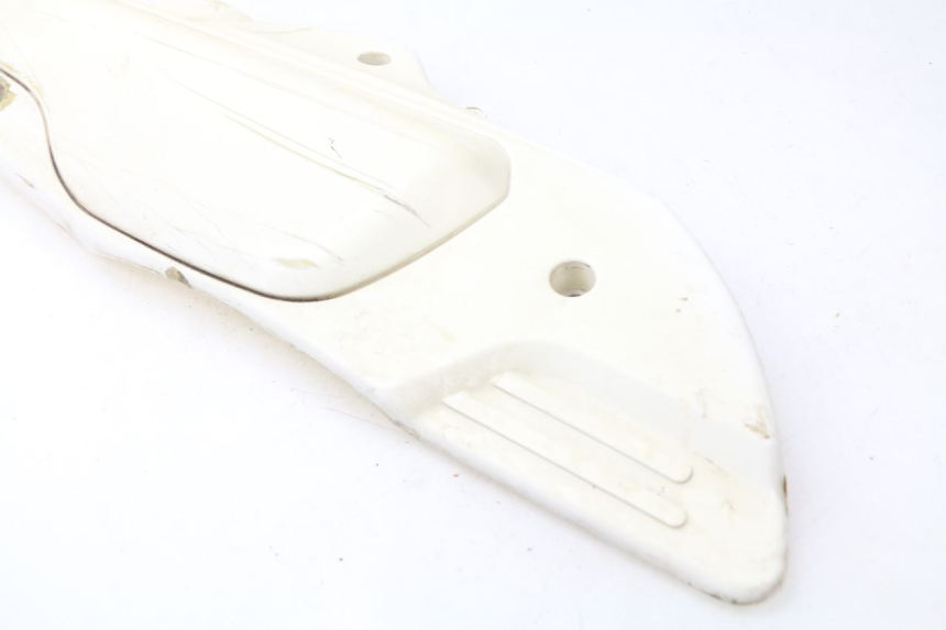 photo de TAPA BASTIDOR DERECHA ERIDER CARGO 1 (2009 - 2018) - Detalles de los puntos de fijación