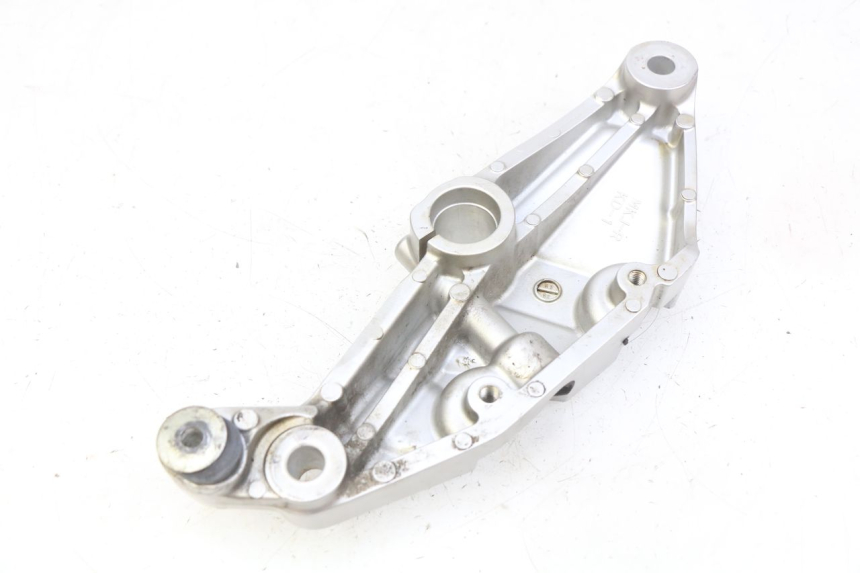 photo de TAPA CHASIS LATERAL DERECHO HONDA CB R 1000 (2018 - 2023) - Primer plano técnico