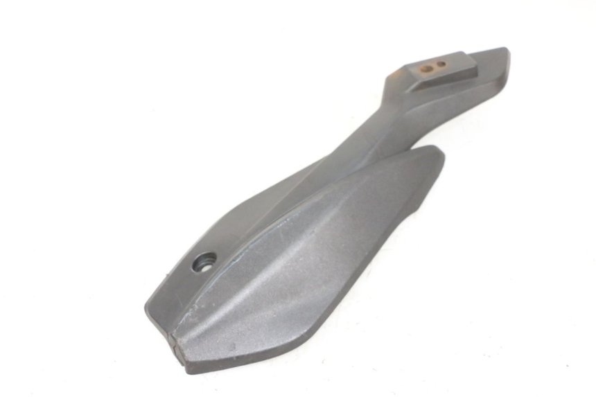 photo de TAPA BASTIDOR DERECHA KSR CODE 125 (2018 - 2020) - Detalles de los puntos de fijación