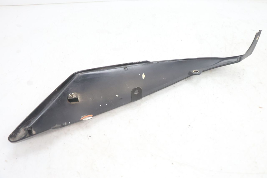 photo de TAPA BASTIDOR DERECHA MBK DAKOTA 50 (2003 - 2008) - Detalles de los puntos de fijación