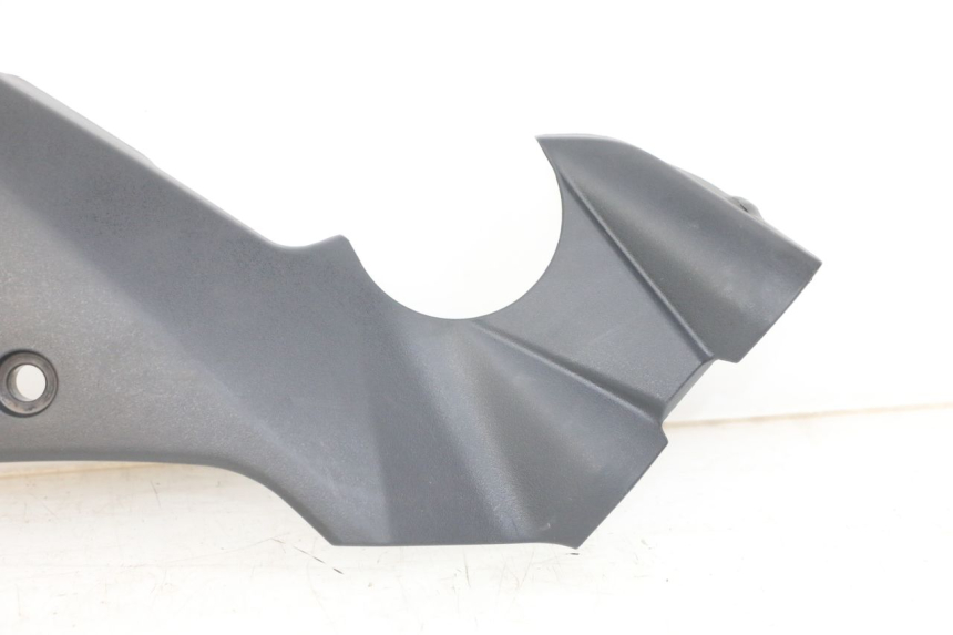 photo de TAPA BASTIDOR DERECHA KAWASAKI ER-6 ER6 N 650 (2012 - 2016) - Primer plano técnico