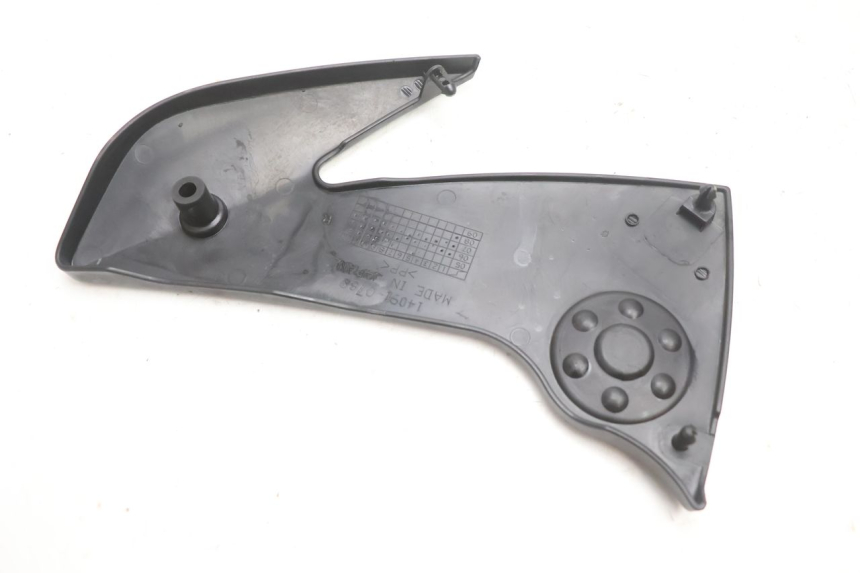 photo de TAPA BASTIDOR DERECHA KAWASAKI ER-6 ER6 N 650 (2005 - 2009) - Detalles de los puntos de fijación