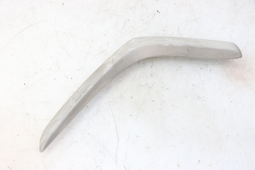 photo de TAPA CHASIS LATERAL DERECHO PIAGGIO FLY 2T 50 (2004 - 2017) - Detalle de la pieza