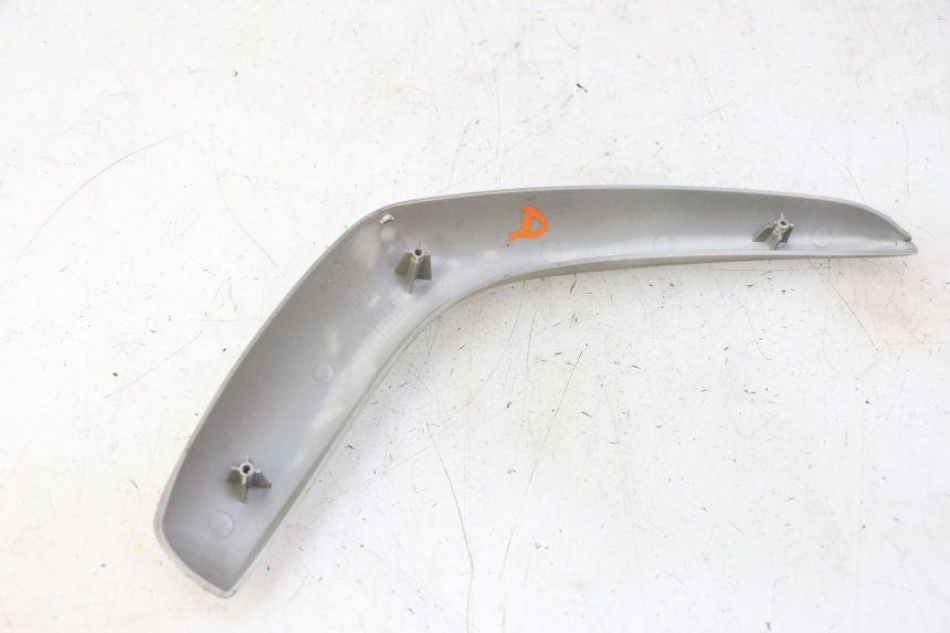 photo de TAPA CHASIS LATERAL DERECHO PIAGGIO FLY 2T 50 (2004 - 2017) - Otra perspectiva