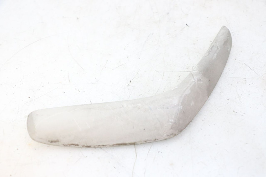 photo de TAPA CHASIS LATERAL DERECHO PIAGGIO FLY 2T 50 (2004 - 2017) - Primer plano técnico