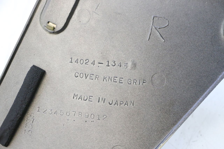photo de TAPA BASTIDOR DERECHA KAWASAKI GPX F ZX750F 750 (1986 - 1990) - Detalle de la pieza
