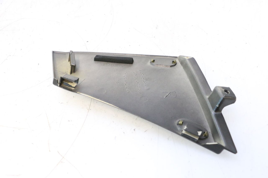 photo de TAPA BASTIDOR DERECHA KAWASAKI GPX F ZX750F 750 (1986 - 1990) - Zoom estado de uso