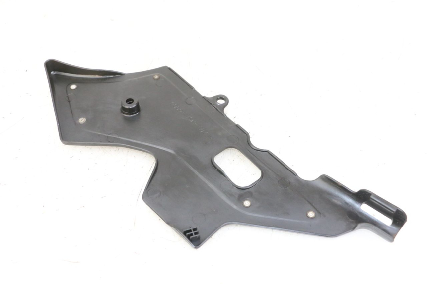 photo de TAPA BASTIDOR DERECHA HONDA CBR F 1000 (1993 - 1996) - Primer plano técnico