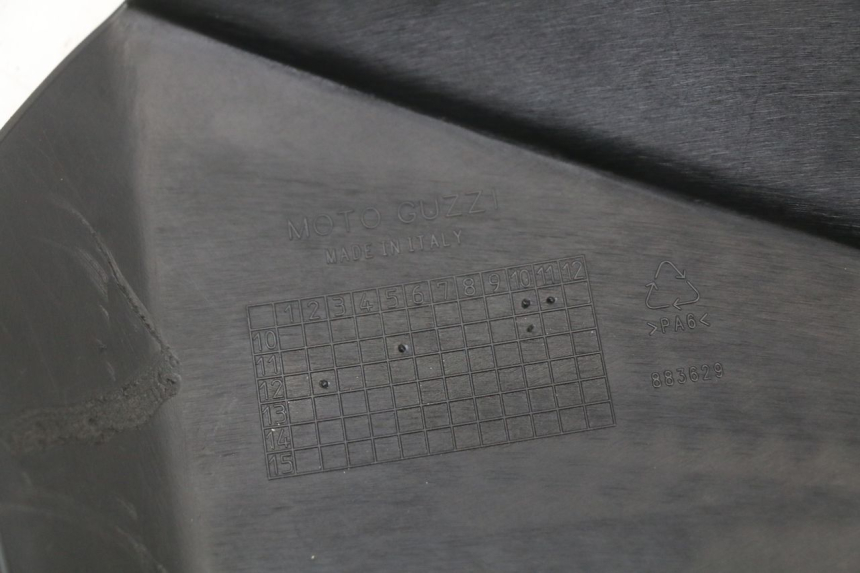 photo de TAPA BASTIDOR DERECHA MOTO GUZZI NORGE 8V GT 1200 (2011 - 2016) - Otra perspectiva