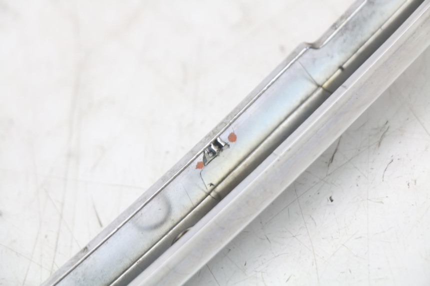 photo de TAPA BASTIDOR DERECHA PEUGEOT DJANGO 125 (2014 - 2017) - Recambio usado revisado