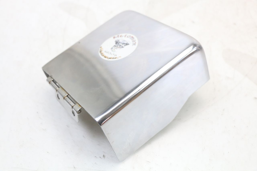 photo de TAPA BASTIDOR DERECHA REGAL RAPTOR SPYDER 125 (2010 - 2018) - Zoom estado de uso