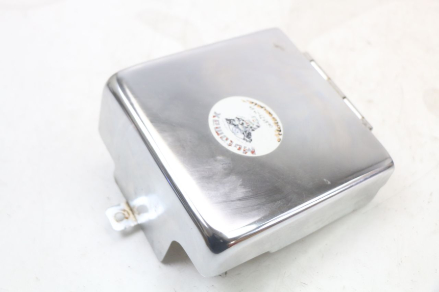 photo de TAPA BASTIDOR DERECHA REGAL RAPTOR SPYDER 125 (2010 - 2018) - Otra perspectiva